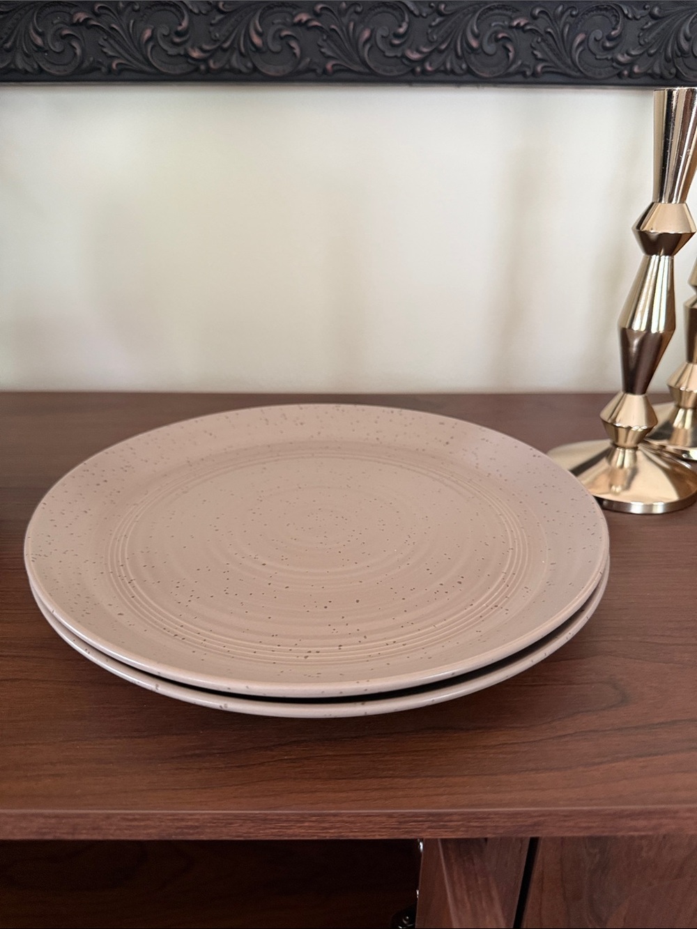 2 x Bee & Willow ceramic dinner plates